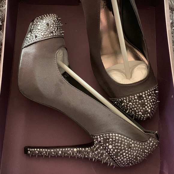 Bakers NEW “Vice” babydoll platform spiked pumps - Picture 3 of 8